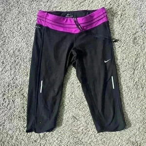 Nike Dry fit Capri | Medium | Workout Pants | Athletic wear | Zipper Pocket